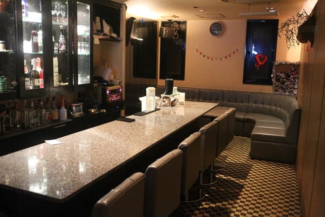 【朝☆昼☆夜】Girls Bar Lounge ZOOM（ズーム）